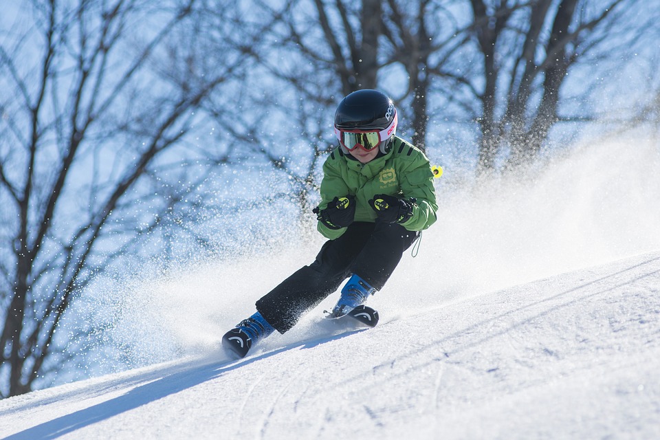 COMMENT S’HABILLER POUR LE SKI : LE GUIDE ULTIME DES VÊTEMENTS DE SKI