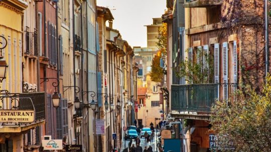 Comment ne pas dépasser le budget de votre déménagement à Aix-en-Provence