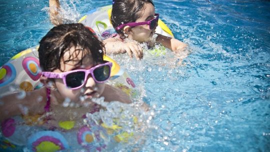 Quels sont les avantages de participer à une colonie de vacances juniors ?