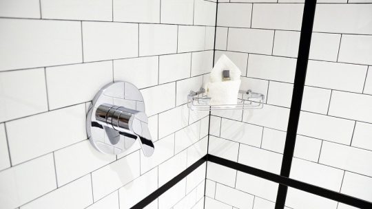 La plomberie de la salle de bain peut conduire à des urgences de toilettes