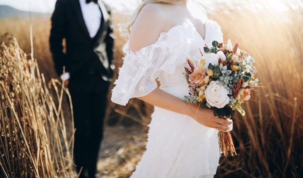 Comment s’habiller pour un mariage champêtre