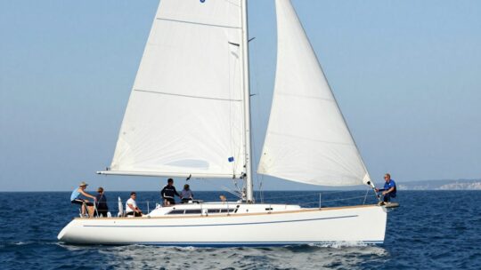 Pourquoi choisir une école de croisière pour progresser rapidement